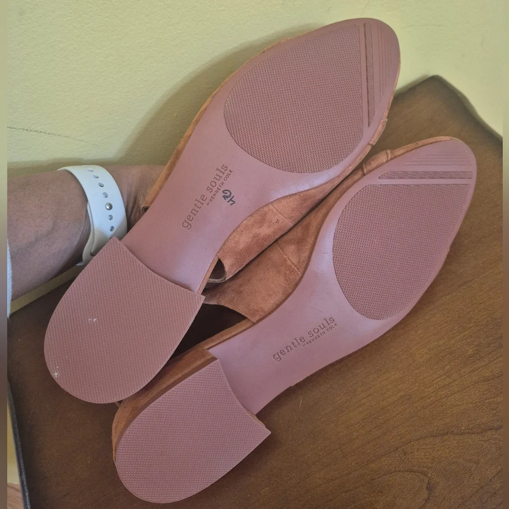 Gentle Souls by Kenneth Cole Athena Slip On Slingback Suede Leather Flats(8)
